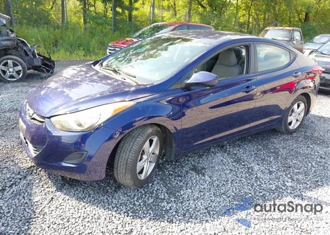 2013 Hyundai Elantra Gls/Limited z USA, uszkodzony, nr VIN 5NPDH4AE1DH366361